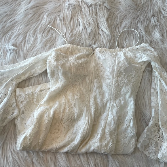 Fashion Nova white lace dress - Picture 4 of 6